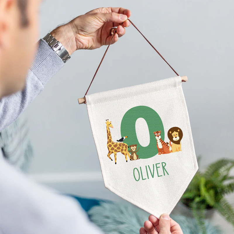 Drapeau personnalisé avec le n - Baby Nursery Jungle avis et prix